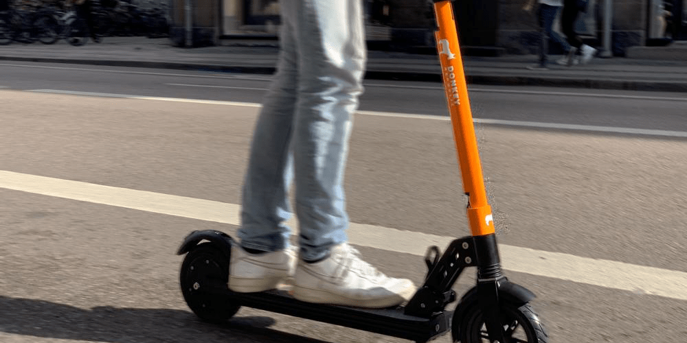 donkey-republic-e-tretroller-electric-kick-scooter-2019-02-min