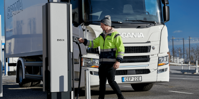 scania-e-lkw-electric-truck-evbox-ladestation-charging-station-2020-01-min