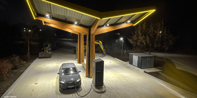 fastned-ladestation-charging-station-markt-kindling-2021-01-min