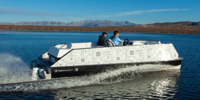 pure-watercraft-e-boot-electric-boat-pontoon-boat-2022-01-min